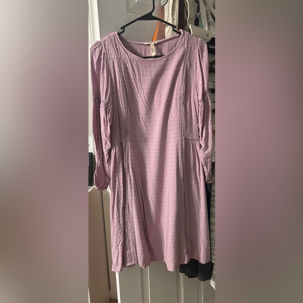 Light purple/pink dress. 3/4 Sleeve.
